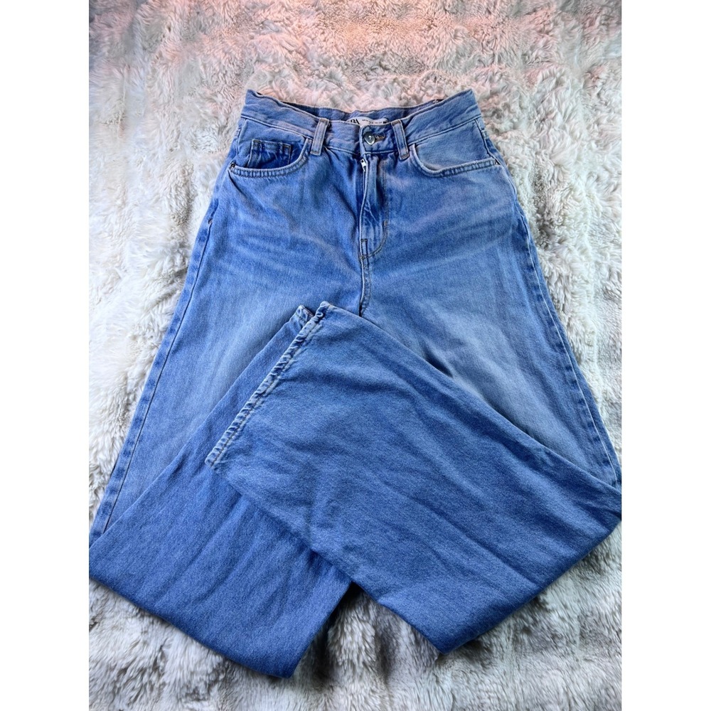 Zara High Waisted Wide Leg Jeans Light Wash Blue Denim Size 2 US 26 Waist A10